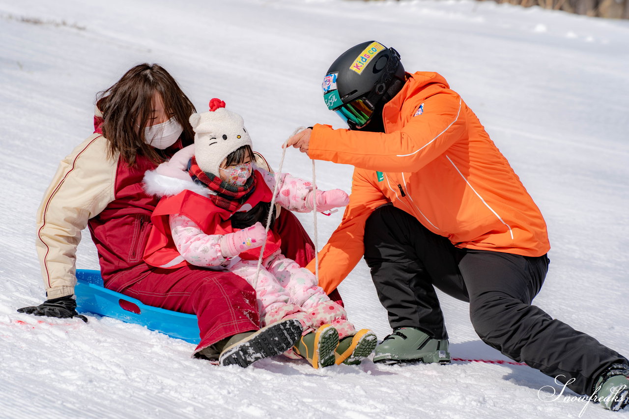 井山敬介さん＆清水宏保さんと一緒に雪遊び♪新しいカタチの子育てネットワークコミュニティ『Kids com』イベント、親子で楽しい［スノースポーツフェスティバル］in サッポロテイネ